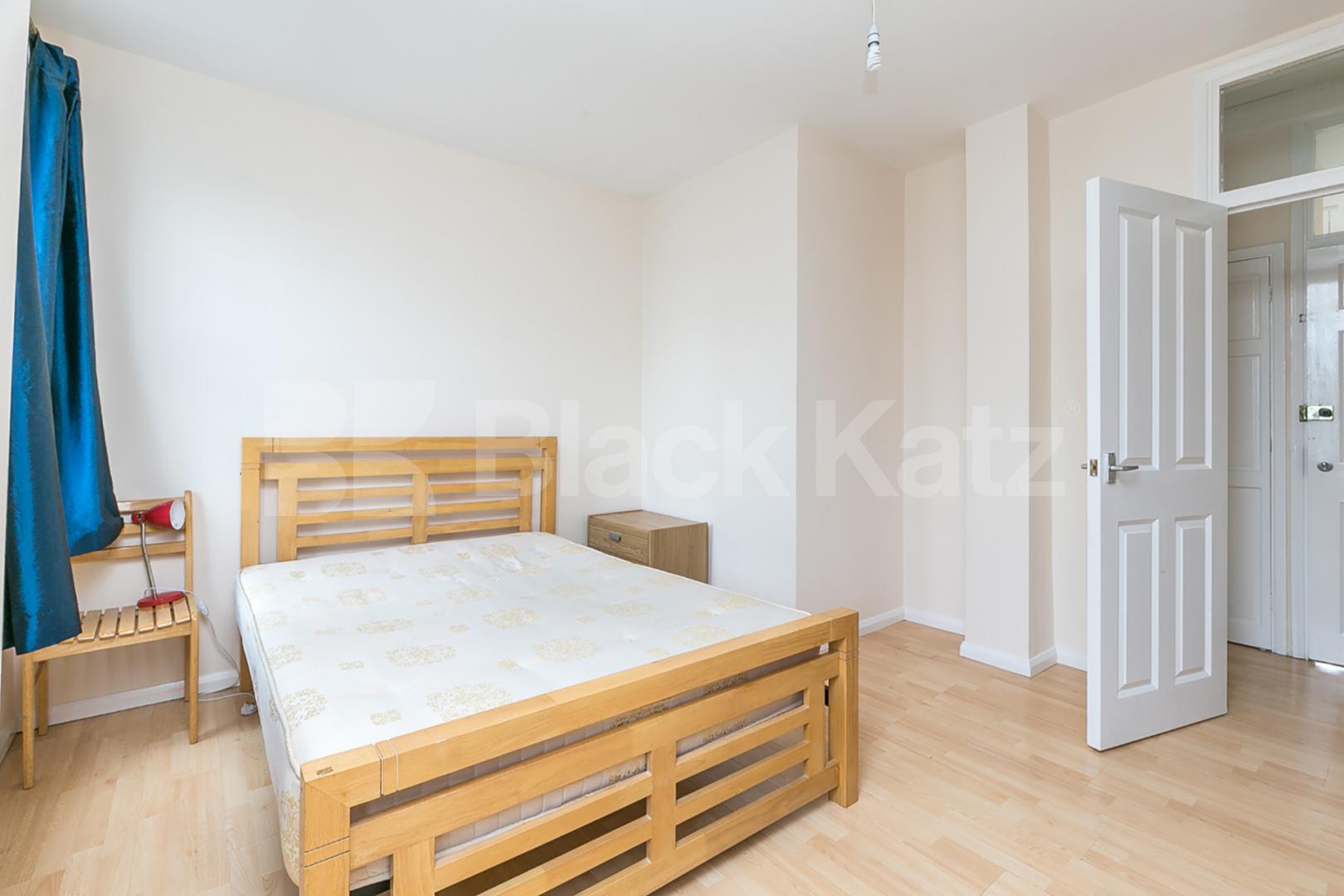 Top floor 3 bedroom apartment located within easy reach of local amenities  Annette Road, Holloway